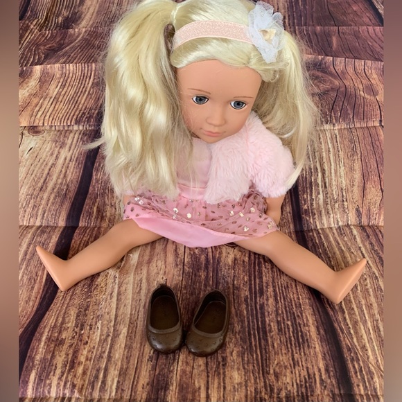 Our Generation by Battat Millie Pink Faux Fur Coat & Pink Dress Fashion Doll 18" - Picture 12 of 14